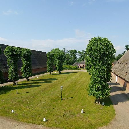 Gut Hohenstein - Platanenappartment Barkelsby Exterior foto
